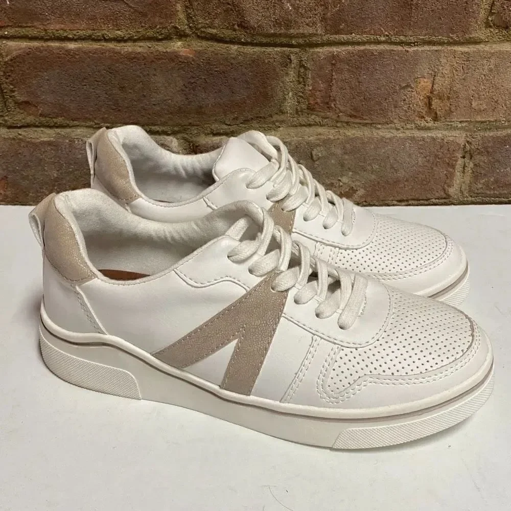 MIA Alta White & Tan Sneaker Size 6 NEW